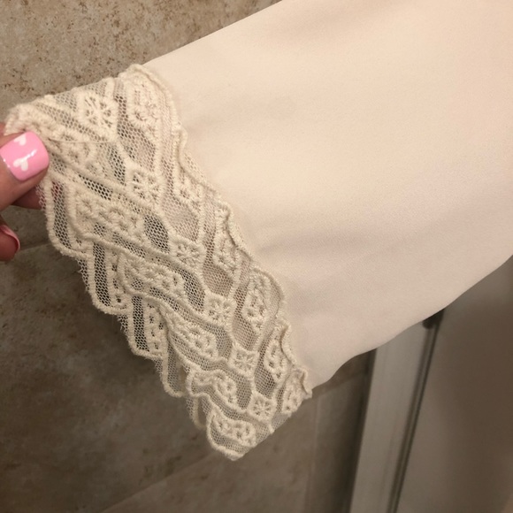 ASTR Cream Lace Trim Bell Sleeve Shift Dress - Picture 4 of 6